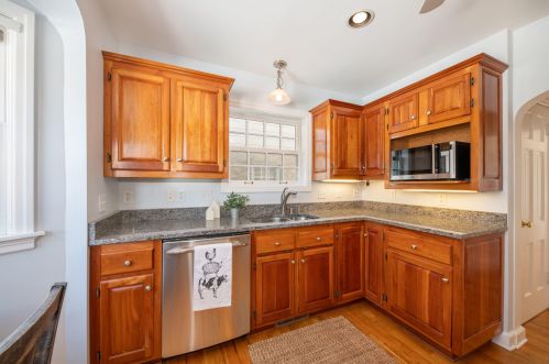 2346 90, Milwaukee WI 53226-4512 exterior