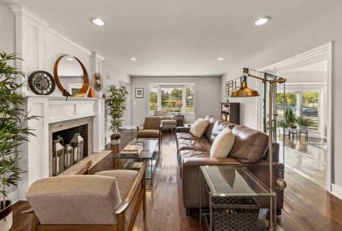 349 Arlington Ave, Elmhurst IL 60126-3546 exterior