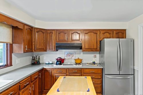 408 Hawthorne Ave, Derby CT 06418-1101 exterior