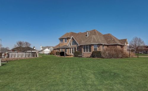 1701 Overlook Dr, Joliet IL 60431-1554 exterior