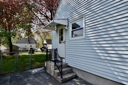 260 Pheland St, Springfield MA  01109-1320 exterior