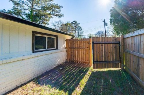 772 Amber Pl, Atlanta GA  30331-3414 exterior