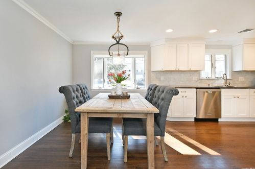 21 Nursery Rd, Huntington Station NY 11747-1028 exterior