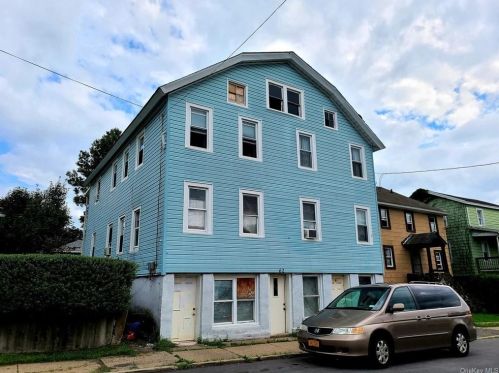 62 Montgomery St, Middletown, NY 10940-4023