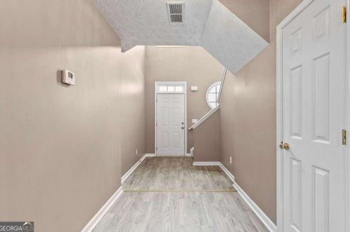 351 Parkview Manor Dr, Tucker GA  30084-8914 exterior