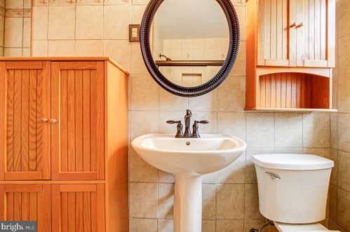 6505 10th St, Alexandria VA 22307-6504 exterior