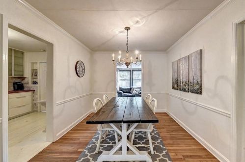 1631 Dresden Dr, Atlanta GA 30319-3633 exterior