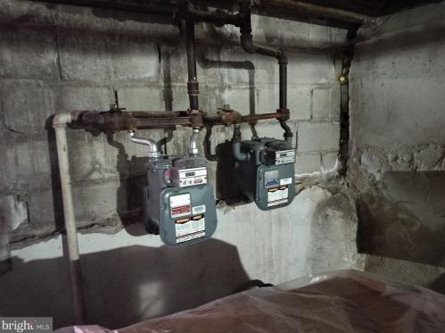 2214 17 St, Philadelphia PA 19132-3930 exterior