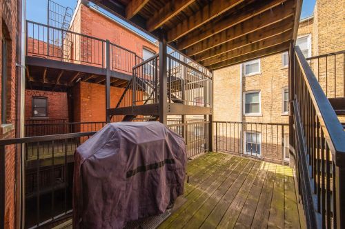 4825 Kimball Ave, Chicago IL  60625-5101 exterior