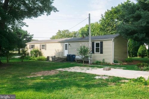 2137 Buchert Rd, Pottstown PA 19464-2460 exterior