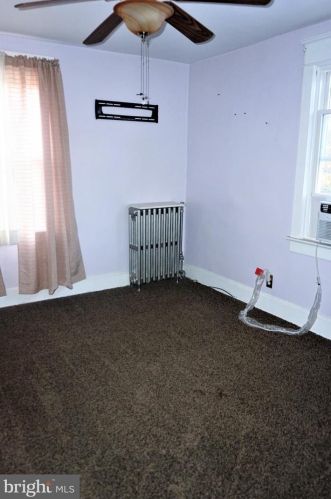 527 Latona Ave, Trenton NJ 08618-2439 exterior