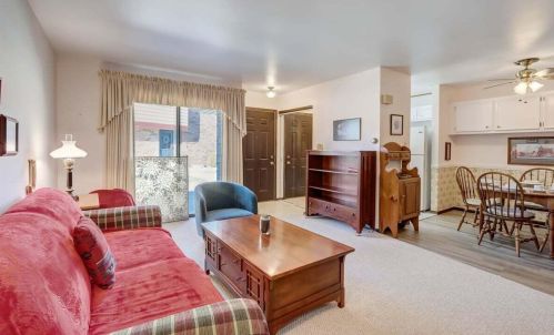 3951 College Ave, Milwaukee WI  53221-4542 exterior