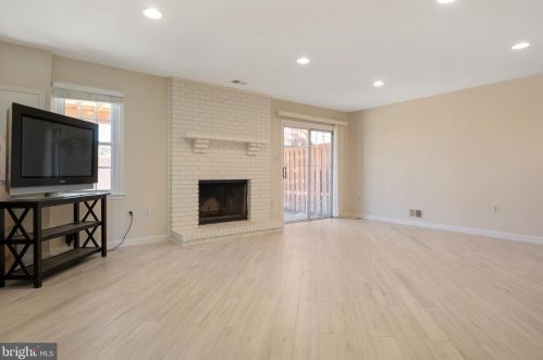 7312 Mallory Cir, Alexandria VA 22315-4704 exterior