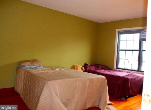 11 Chamberlin Ct, Trenton NJ 08648-2622 exterior