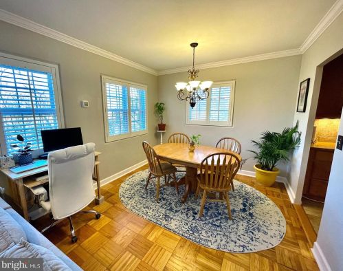 3327 Martha Custis Dr, Alexandria VA  22302-2116 exterior