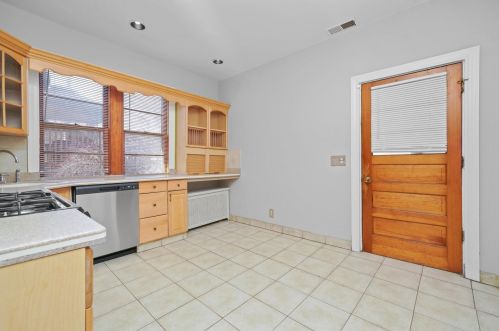 2312 Moody Ave, Chicago IL 60638-3545 exterior