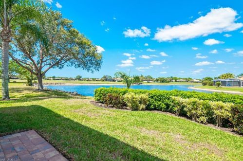 9061 Michael Cir, Naples FL 34113-1605 exterior