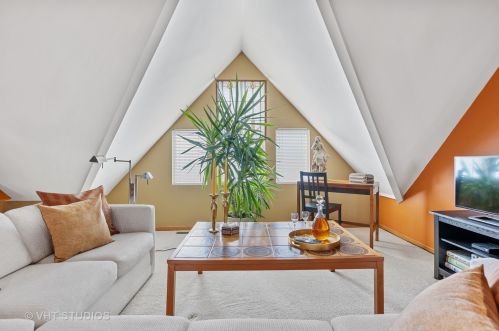 3822 Seeley Ave, Chicago IL 60645-5511 exterior