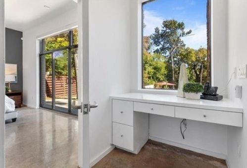 9562 Ash Creek Dr, Dallas TX  75228-3770 exterior