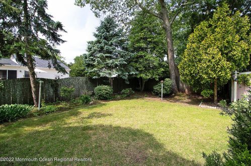 363 Constitution Dr, Lacey NJ 08731-1723 exterior