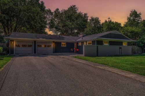 2606 Frederick Ave, Kalamazoo, MI 49008-2150