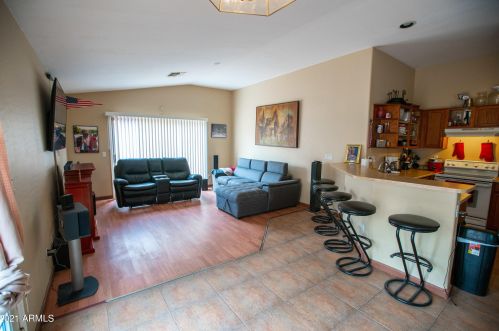 6108 37 Dr, Phoenix AZ 85051-1108 exterior