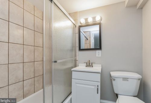 2704 6 St, Washington DC 20024-3800 exterior