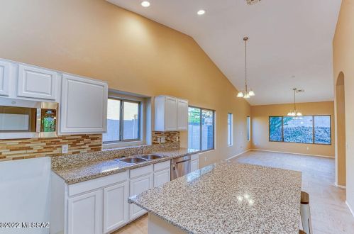 4541 Paseo Don Rolando, Tucson AZ 85746-8464 exterior