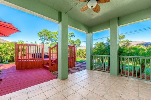 1131 Haleyberry Ave, Fort Pierce FL 34953-6832 exterior