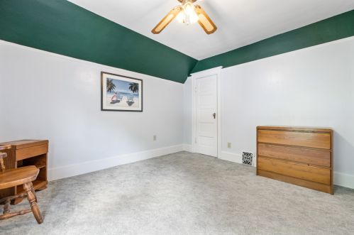 1525 82, Milwaukee WI 53222-2935 exterior