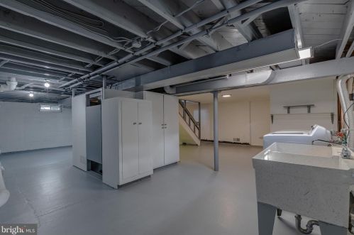 1871 Arena Dr, Trenton NJ 08610-2605 exterior