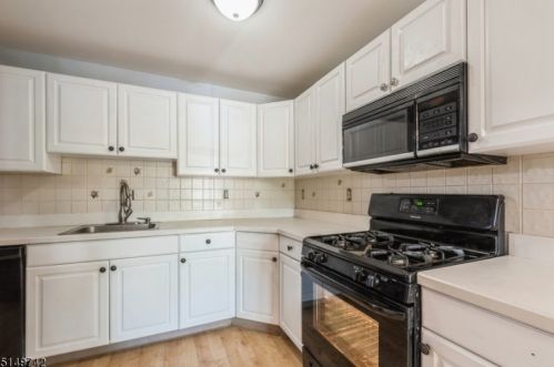 45 Davenport Pl, Morristown NJ 07960-6574 exterior