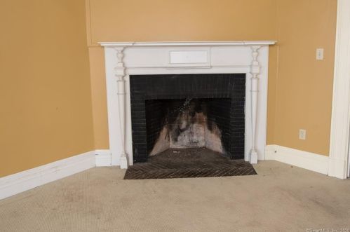 351 Main St, Ridgefield CT 06877-3810 exterior