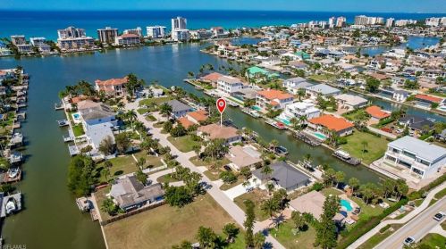 433 Pne Ave, Naples FL 34108-2354 exterior