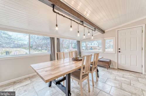 5637 Fenwick Dr, Alexandria VA 22303-1524 exterior