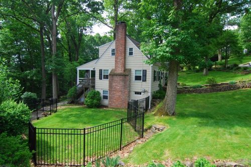 2 Ridge Dr, Berkeley Heights NJ  07922-2110 exterior