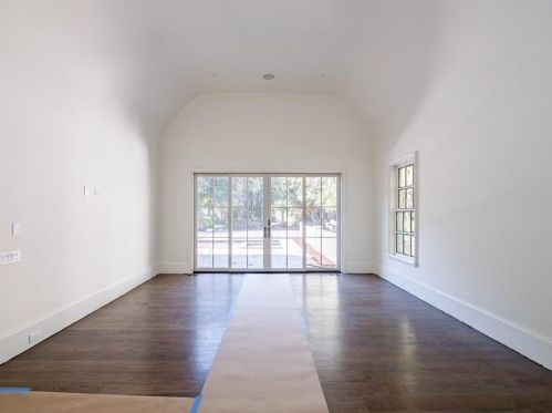 3364 Knollwood Dr, Atlanta GA 30305-1022 exterior