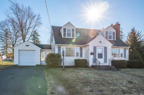 92 Osgood Ave, New Britain CT 06053-2715 exterior