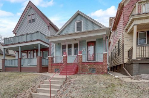 2523 Booth St, Milwaukee WI  53212-2906 exterior