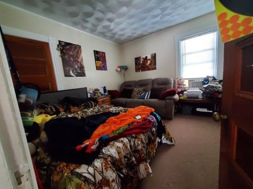 13 Clinton St, Providence RI 02919-4122 exterior