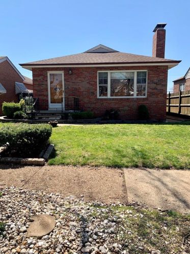 5404 Mardel Ave, Saint Louis, MO 63109-1607