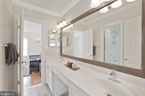 7001 Highland Mdw Ct, Alexandria VA 22315-3963 exterior