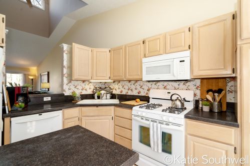 2149 Cross Creek Dr, Grand Rapids MI 49508-8795 exterior