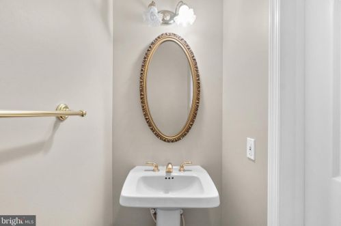 10158 Bracken Dr, Ellicott MD  21042-1675 exterior