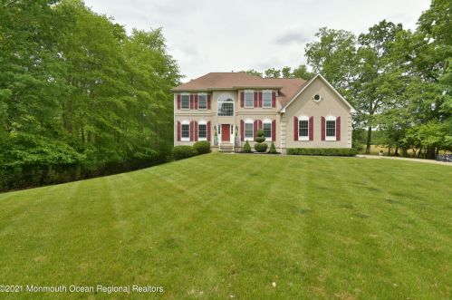 5 Markus Ct, Jackson Twp NJ  08527-2886 exterior