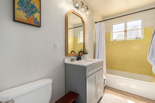 7047 23 Dr, Phoenix AZ 85085-8711 exterior