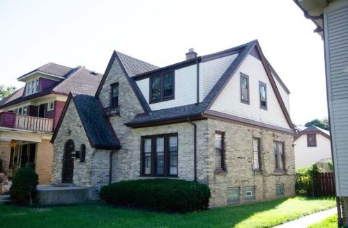 2813 50th St, Milwaukee WI  53210-1654 exterior