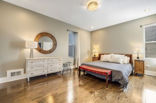 2536 Linden Pl, Chicago IL 60647-2626 exterior