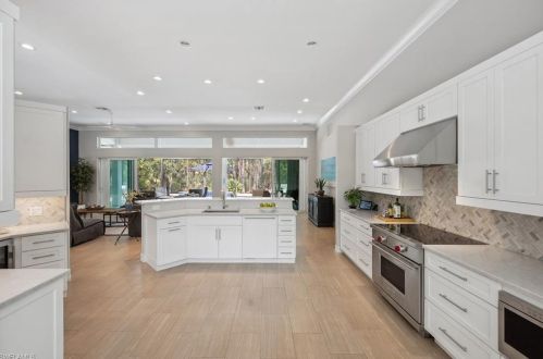 4677 5 Ave, Naples FL 34117-4106 exterior