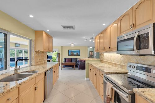 418 13 Dr, Boca Raton FL 33486-5369 exterior